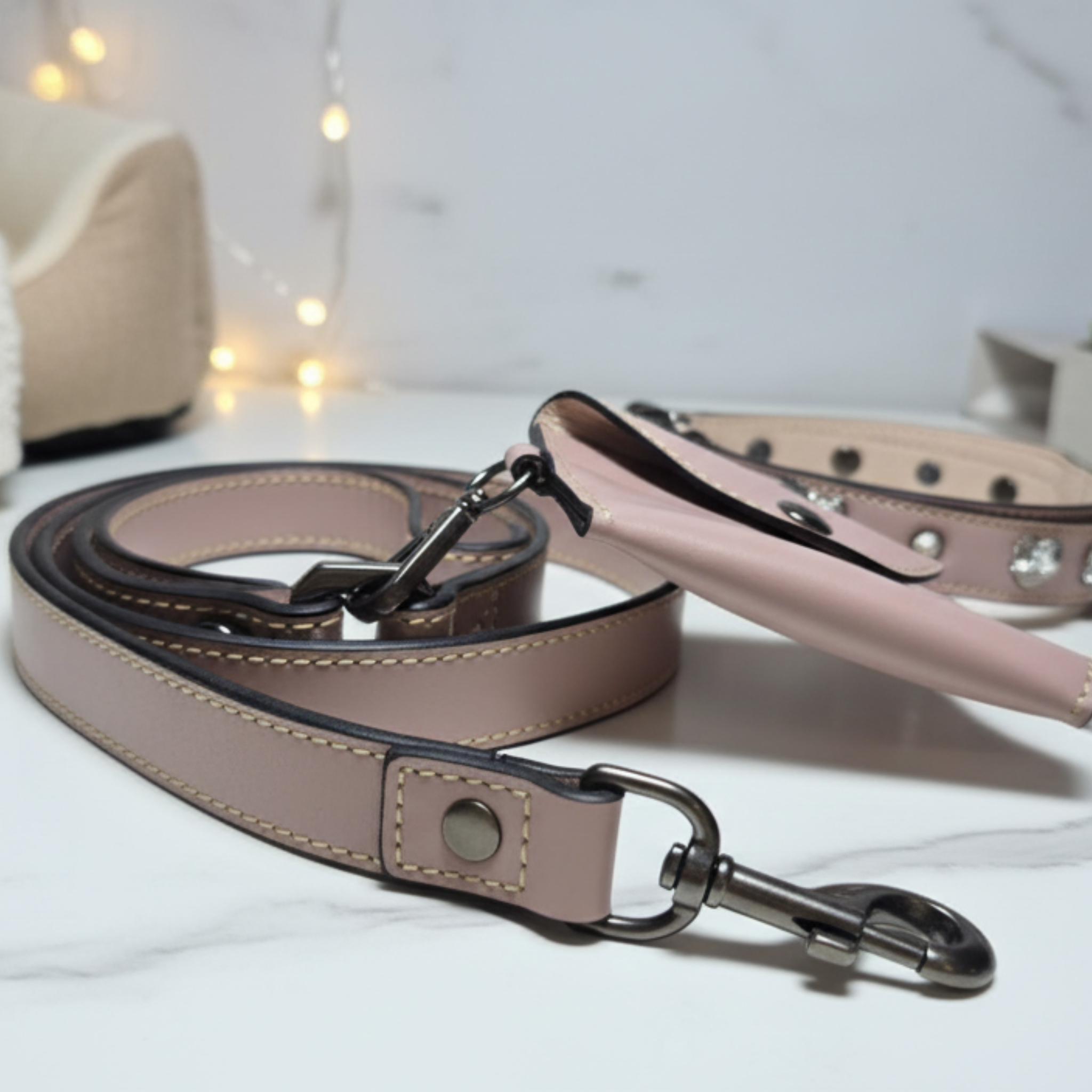 Set Collare con Cristalli e Guinzaglio in Pelle per Cani